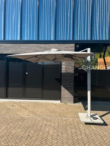 Tuuci Ocean Master Max Cantilever luxe zweefparasol parasol beschikbaar voor biedingen