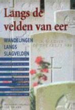 Langs de velden van eer 9789076077048 L. de Vos, Boeken, Oorlog en Militair, Verzenden, Gelezen, L. de Vos