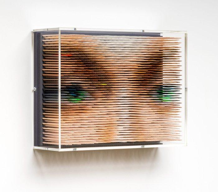 Maxim Wakultschik (1973) - She has a bowl of lilacs in her, Antiek en Kunst, Kunst | Designobjecten