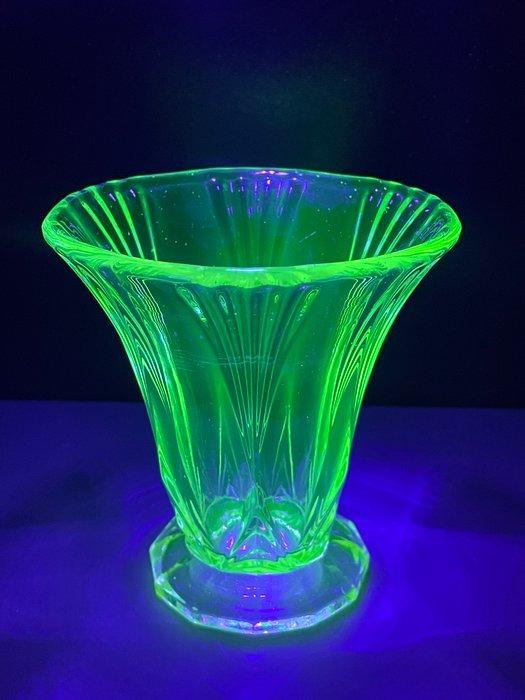 Vaas - Uraniumglas, Antiquités & Art, Antiquités | Verre & Cristal