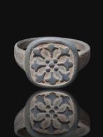 Middeleeuwen, kruisvaardersperiode Brons, Rare & Interesting