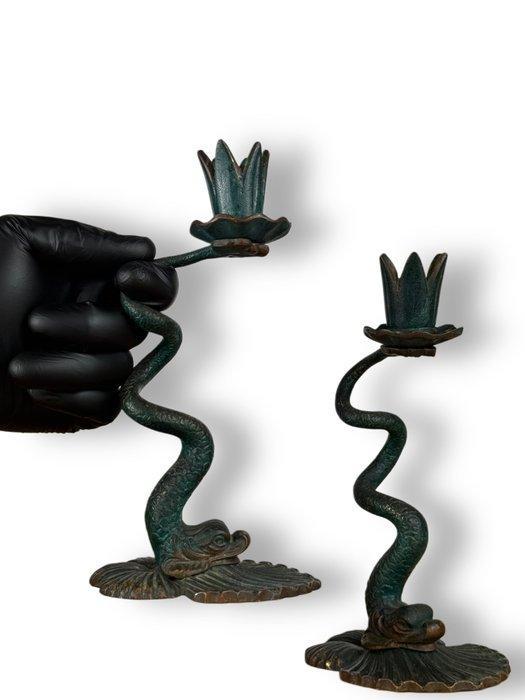 Kaarsenstandaard met oor gusto Liberty - Gepatineerd brons -, Antiquités & Art, Art | Objets design