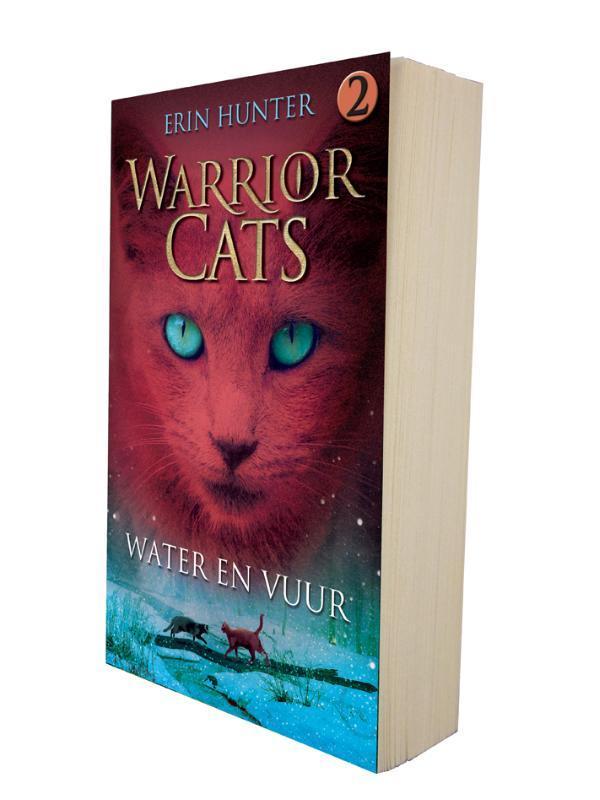 Water en vuur / Warrior Cats / 2 9789054618973 Erin Hunter, Boeken, Kinderboeken | Jeugd | 10 tot 12 jaar, Zo goed als nieuw, Verzenden