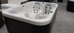 Jacuzzi Wellis 2024- ARTIQUE- 3pls avec services 0476/885653, Fixé