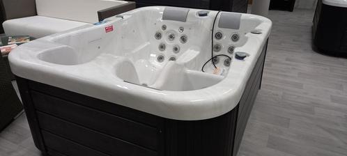 Jacuzzi Wellis 2025- ARTIQUE- 3pls avec services 0476/885653, Tuin en Terras, Bubbelbaden en Hottubs