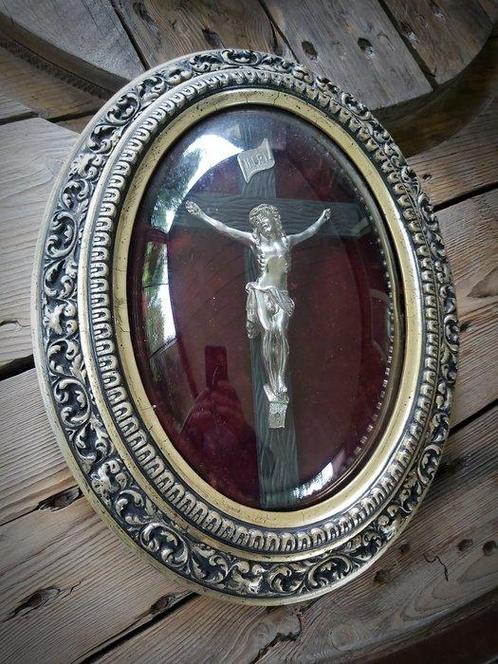 Religieus kader met gekromd glas - Kruis - 40 cm - Antiek -, Antiek en Kunst, Antiek | Boeken en Manuscripten