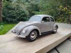Schuco - 1:18 - Volkswagen Kever de Brilkever uit 1952, Hobby en Vrije tijd, Modelauto's | 1:5 tot 1:12, Nieuw