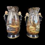 Vaas (2) -  Paar vazen van Frans porselein met illustraties