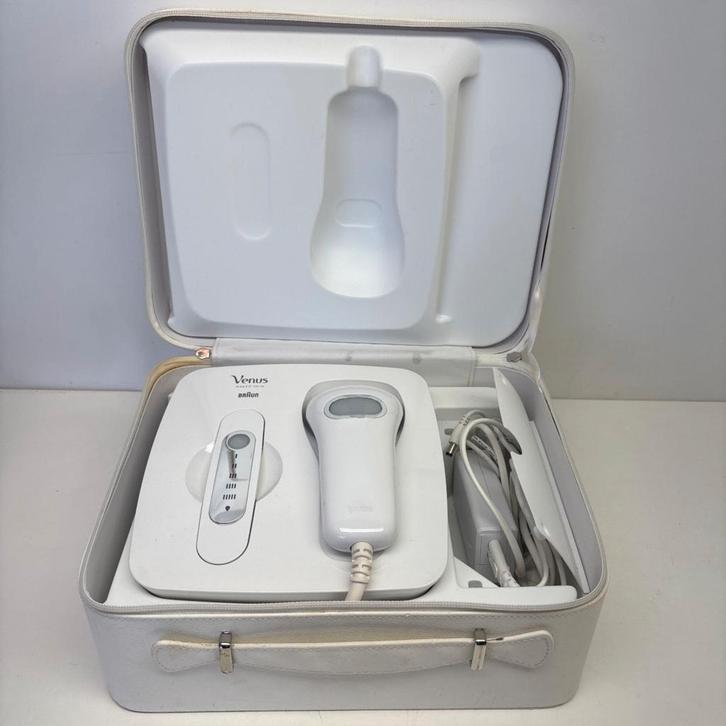 Braun Venus Naked Skin IPL Ontharingsapparaat In Koffer, Bijoux, Sacs & Beauté, Beauté | Soins des cheveux, Enlèvement ou Envoi