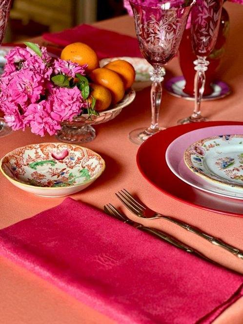 Elegante mantel kleur koraal voor grote tafels. - Tafelkleed, Antiek en Kunst, Curiosa en Brocante