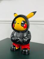 PYTHIA(1993) - sculptuur, Pikachu – Street Hoodie - 25 cm -, Nieuw