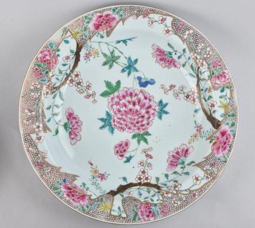 Schotel - A VERY LARGE AND EARLY FAMILLE ROSE CHARGER, Antiek en Kunst, Antiek | Overige Antiek