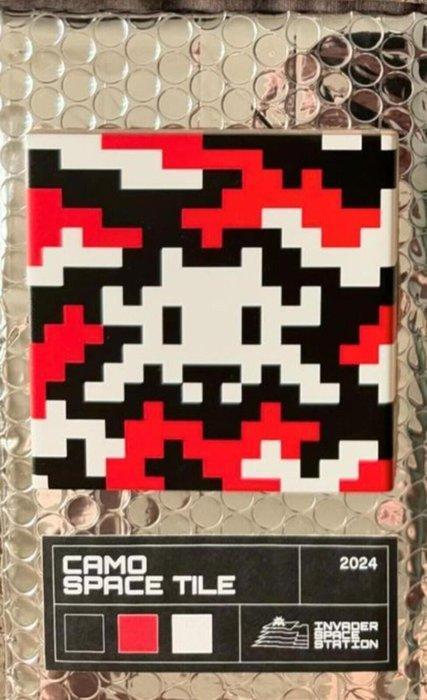 Invader (1969) - Camo Space Tile (Red and White), Antiek en Kunst, Kunst | Schilderijen | Modern