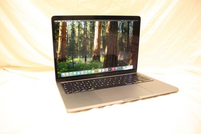 Rare find: Apple MacBook Pro 13 inch M1 (2020) - 8CPU / 8GPU, Games en Spelcomputers, Spelcomputers | Overige Accessoires