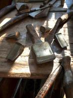Outil de travail (5) Style antique - Outils de bronzier.
