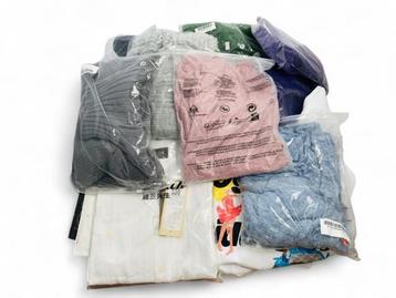 Veiling - Grote Partij Dames- & Herenkleding - Nieuw beschikbaar voor biedingen