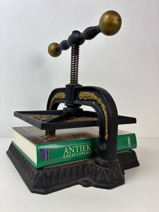 Pers - Zware antieke boekpers, Antiek en Kunst, Curiosa en Brocante