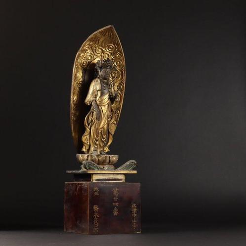 Kwan Yin (Guanyin) Standing Statue – A Sacred Relic Formerly, Antiek en Kunst, Antiek | Overige Antiek