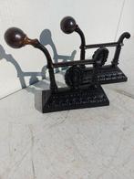 Kachel (2) - Metaal - Victoriaanse haardbokken