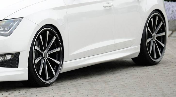 Rieger side skirt | Leon (5F) 2012-2020 - 5-drs., 5-drs. (ST, Autos : Pièces & Accessoires, Carrosserie & Tôlerie, Envoi