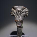 Oud-Egyptisch Brons Spiegel met lotusgreep. 12 cm hoog. 664