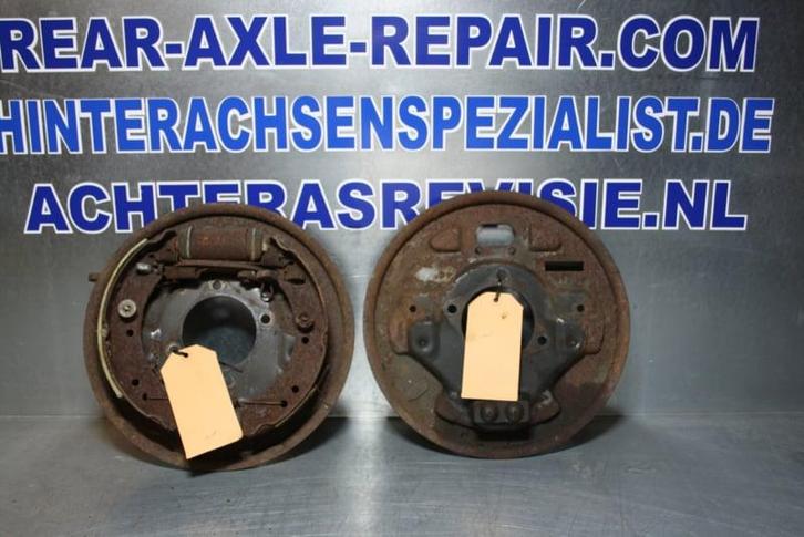 Ankerplaat Ford (Koln achteras, klein model)., Auto-onderdelen, Remmen en Aandrijving, Gebruikt, Ford USA, Verzenden