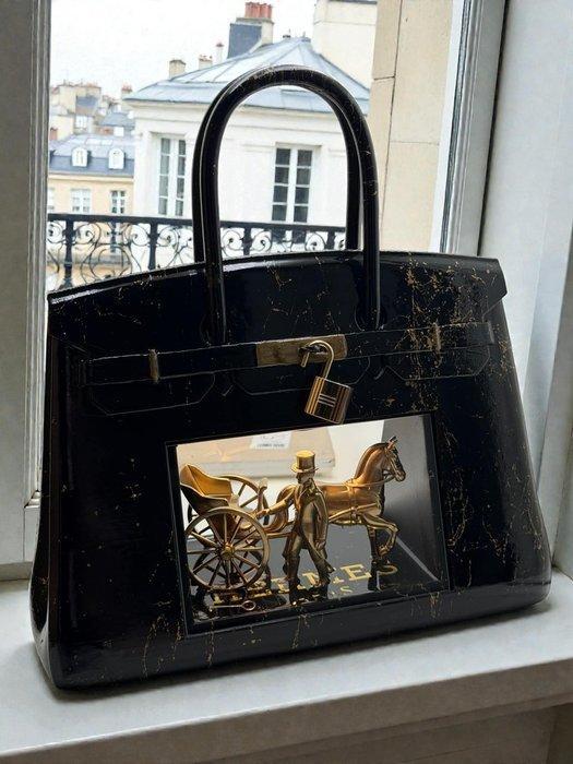 Art Stray-Nos - “ Héritage sous vitrine , Birkin illuminé ., Antiek en Kunst, Kunst | Designobjecten