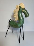 Mario Klara - sculptuur, Ko - 27 cm - Klei, chamotte klei,