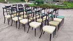 Stoel - Hout - Partij van 23 stoelen van gebogen hout.