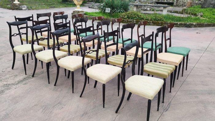 Stoel - Hout - Partij van 23 stoelen van gebogen hout., Antiquités & Art, Art | Objets design