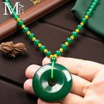 Groene Agaat Energiehanger op kwarts kralenketting. -, Verzamelen, Mineralen en Fossielen