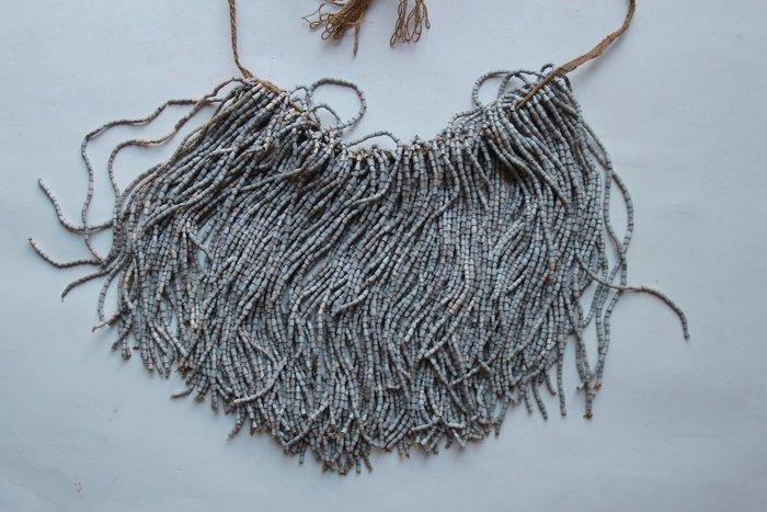 Sieraad voor jonge meisjes Lumi Torrichelli Gebergte bilas, Antiek en Kunst, Kunst | Niet-Westerse kunst