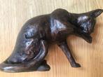sculptuur, cat licking - 16 cm - Brons, Antiek en Kunst