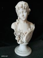 R. Mattei(s) - Buste, Busto di donna - 48 cm - Marmer, Antiek en Kunst