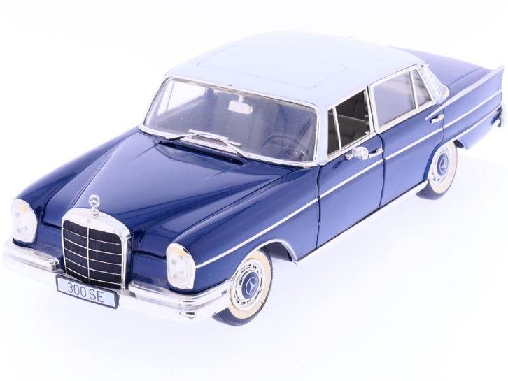 Schaal 1:18 Revell 08919 Mercedes 300 SE  #137, Hobby en Vrije tijd, Modelauto's | 1:18, Gebruikt, Revell, Ophalen of Verzenden