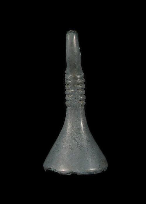 Europese Bronstijd Brons Klokvormige hanger (Zonder, Antiek en Kunst, Antiek | Overige Antiek