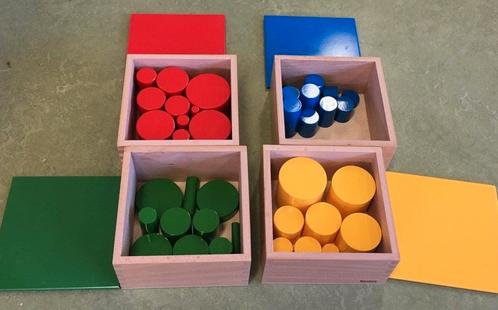 Montessori Cilinderblokken set 4 kistjes, Livres, Livres scolaires, Envoi