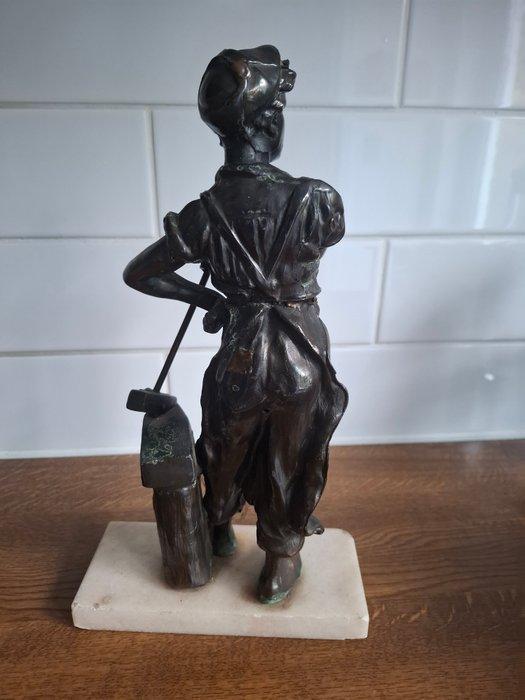 sculptuur, Le forgeron -2,3 kg - 32 cm - Regule en wit, Antiek en Kunst, Curiosa en Brocante