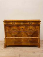 Commode - Chiffonnier Biedermeier charmant plaqué en noyer, Antiek en Kunst
