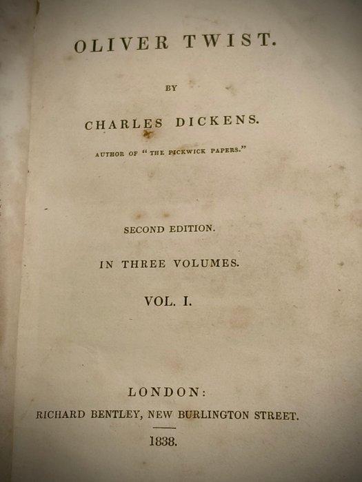 Charles Dickens - Oliver Twist - 1838, Antiek en Kunst, Antiek | Boeken en Manuscripten