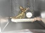 Figurale pendule - Zinklegering - 1850-1900 - vrouw die de