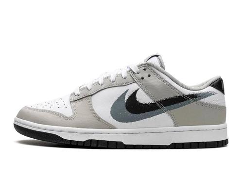 Nike Dunk Low Stencil Swoosh - Maat 40 EU, Kleding | Heren, Schoenen, Ophalen of Verzenden