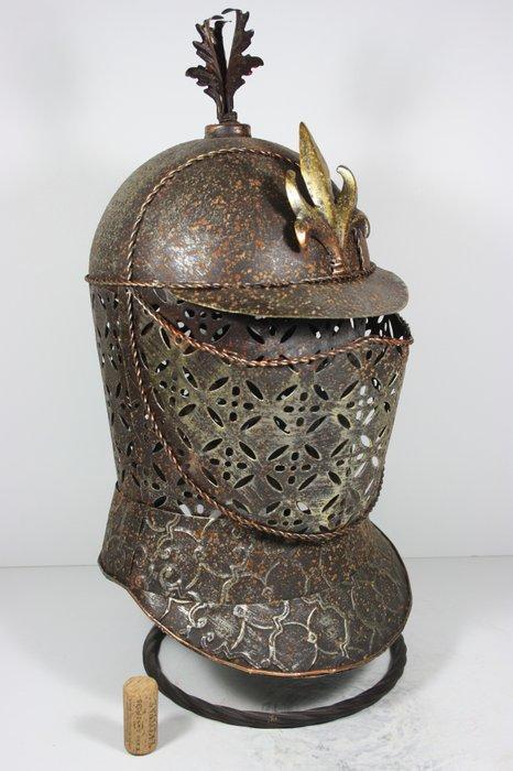 Casque darmure - Style Médiéval - Europe - 2020 et après, Antiek en Kunst, Kunst | Designobjecten