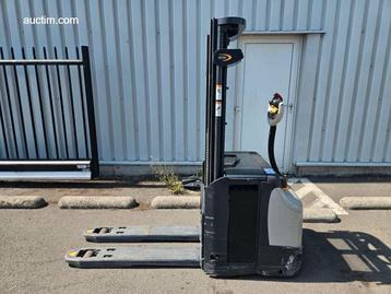 Crown ES 4000 eletrische stapelaar met steunarm beschikbaar voor biedingen