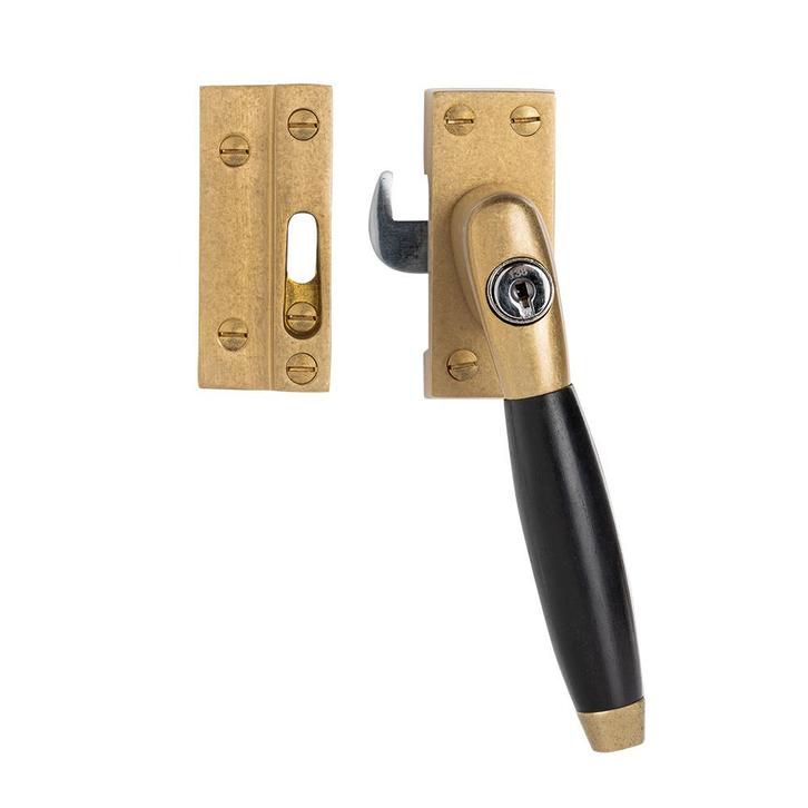 Raamsluiting getrommeld messing met slot Klassiek recht, Doe-het-zelf en Bouw, Hang- en Sluitwerk, Schuif of Grendel, Nieuw, Koper of Messing