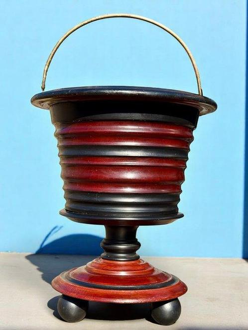 19th Century fireside peat bucket - Emmer - Walnoot - Groot:, Antiek en Kunst, Antiek | Overige Antiek