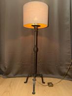 Lampadaire - Fer forgé - trépied gothique médiéval