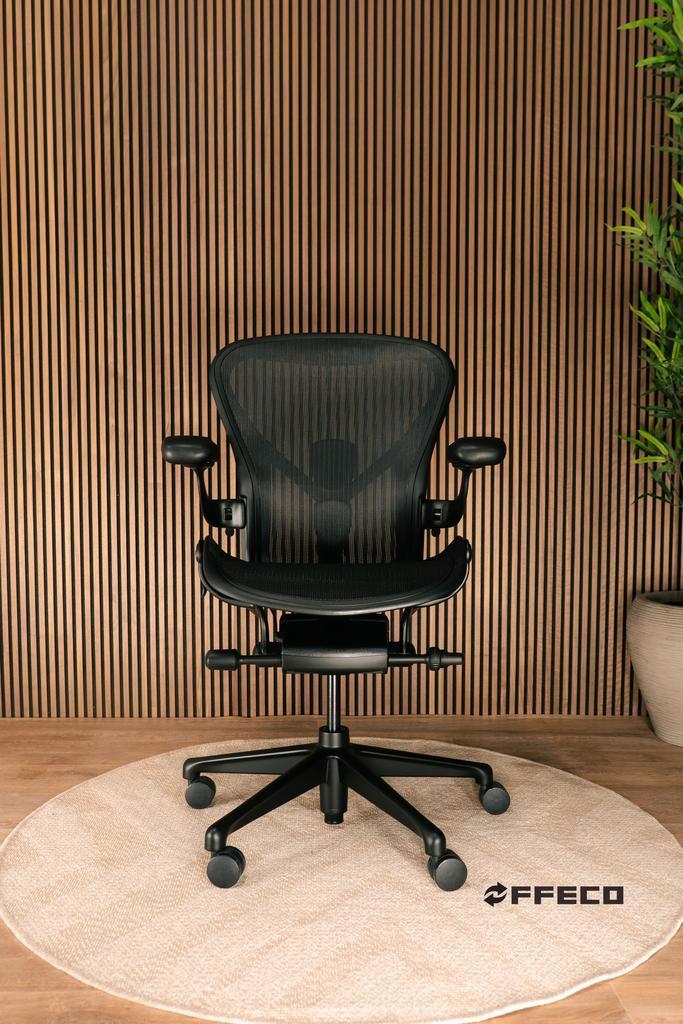 Herman Miller Aeron Remastered Onyx (Zwart), Huis en Inrichting, Bureaustoelen, Bureaustoel, Zwart, Zo goed als nieuw, Ergonomisch