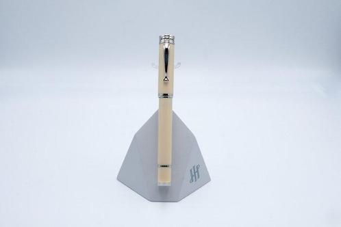 Montegrappa - LAST Ducale - Ivory - SAMPLE (ISDUI3IC) -, Verzamelen, Pennenverzamelingen