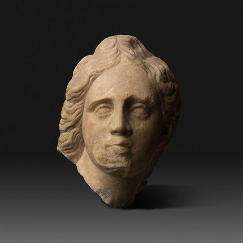Grec ancien, hellénistique Marbre Tête dune jeune fille,, Verzamelen, Mineralen en Fossielen